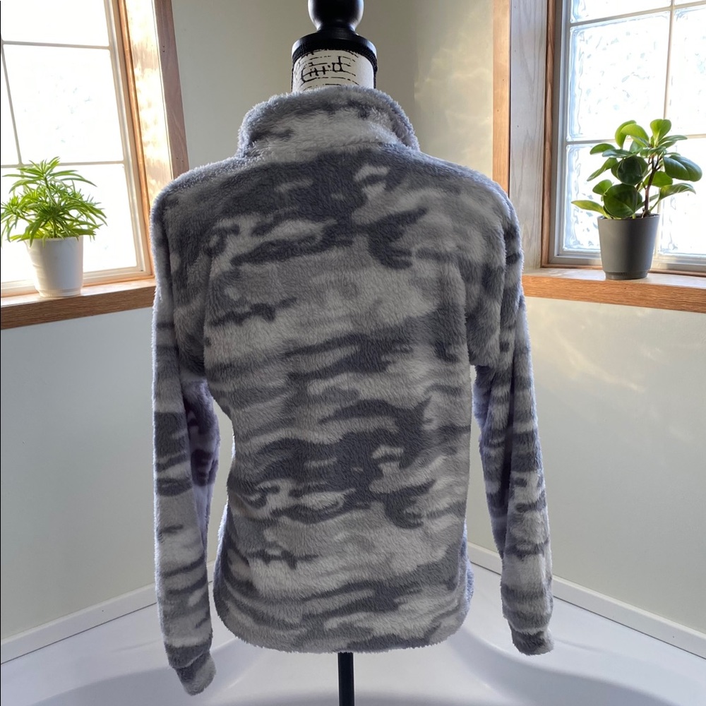 Pullover Sweater - Picture 4 of 5